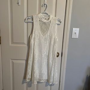White, sleeveless, lace dress